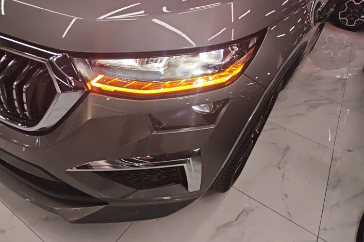 Used Skoda Kodiaq 2023 Facelifted TSI330 5-Seater Two-Wheel-Drive Luxury Edition Left Front Headlight
