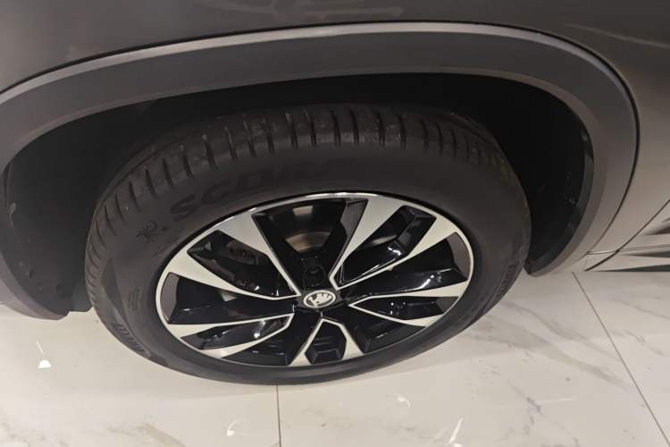 Used Skoda Kodiaq 2023 Facelifted TSI330 5-Seater Two-Wheel-Drive Luxury Edition Left Front Wheel Hub