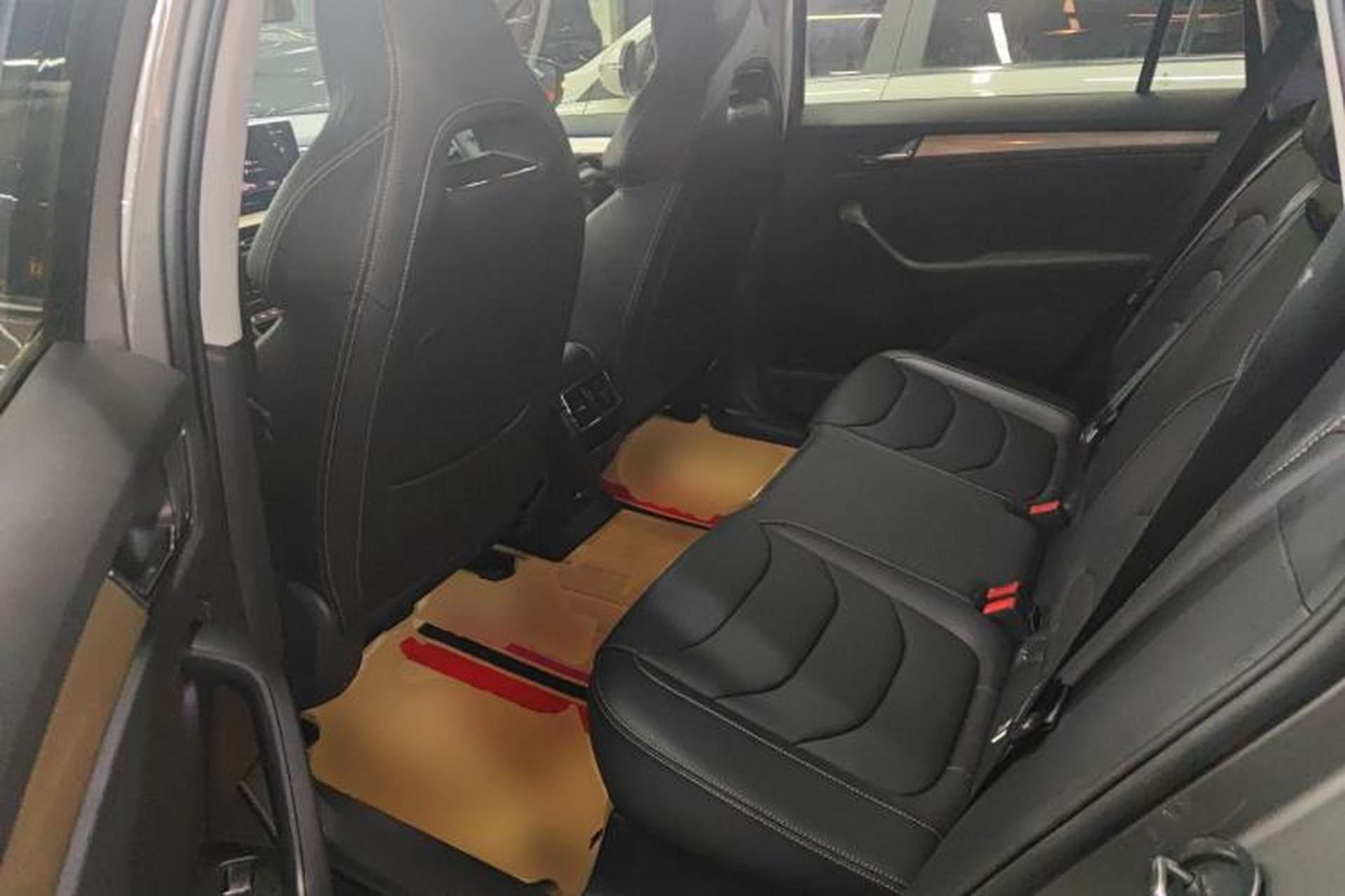 Used Skoda Kodiaq 2023 Facelifted TSI330 5-Seater Two-Wheel-Drive Luxury Edition Left Rear Seat