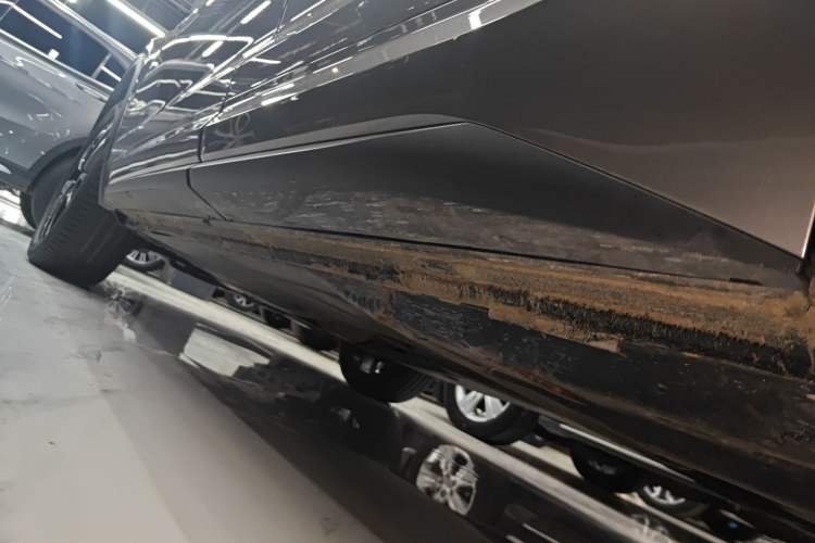 Used Skoda Kodiaq 2023 Facelifted TSI330 5-Seater Two-Wheel-Drive Luxury Edition Left Side Sill