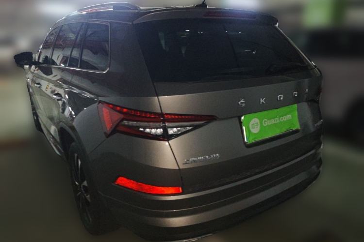 Used Skoda Kodiaq 2023 Facelifted TSI330 5-Seater Two-Wheel-Drive Luxury Edition Rear Left 45 Deg