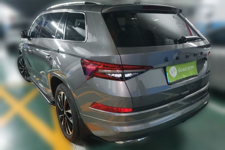 Used Skoda Kodiaq 2023 Facelifted TSI330 5-Seater Two-Wheel-Drive Luxury Edition Rear Left 45 Deg