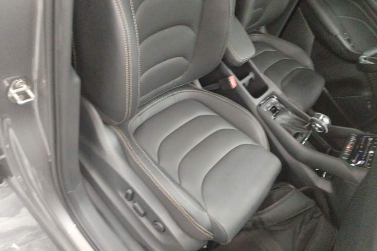 Used Skoda Kodiaq 2023 TSI330 7-Seater Two-Wheel-Drive Luxury Edition Right Front Seat