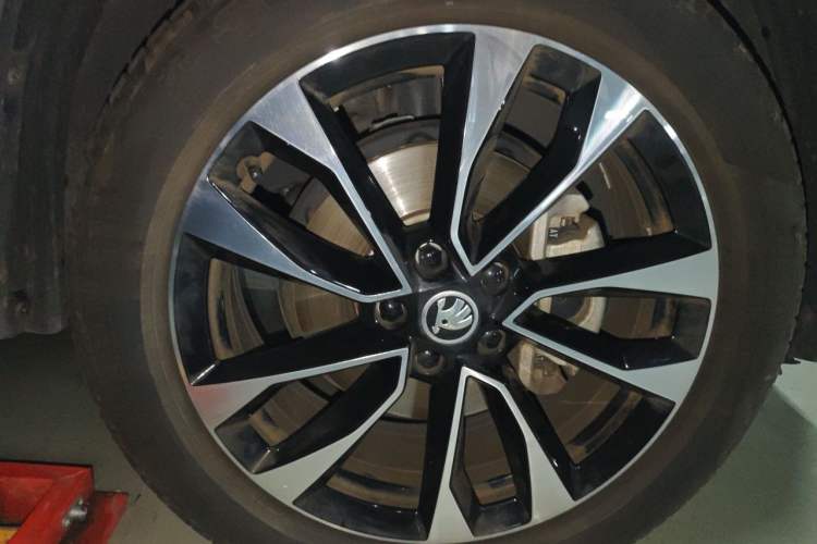Used Skoda Kodiaq 2023 Facelifted TSI330 5-Seater Two-Wheel-Drive Luxury Edition Right Front Wheel Hub