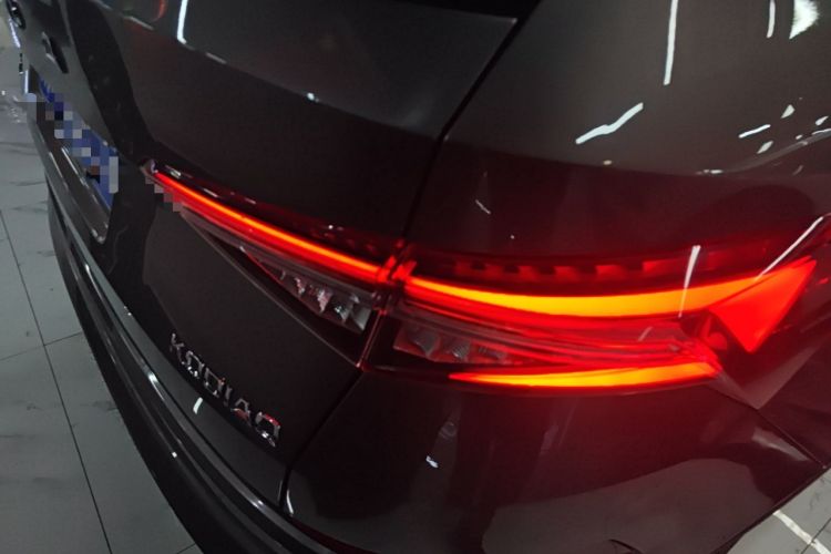 Used Skoda Kodiaq 2023 Facelifted TSI330 5-Seater Two-Wheel-Drive Luxury Edition Right Rear Taillight