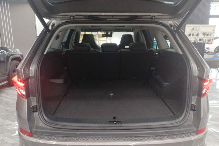 Used Skoda Kodiaq 2023 TSI330 7-Seater Two-Wheel-Drive Luxury Edition Trunk
