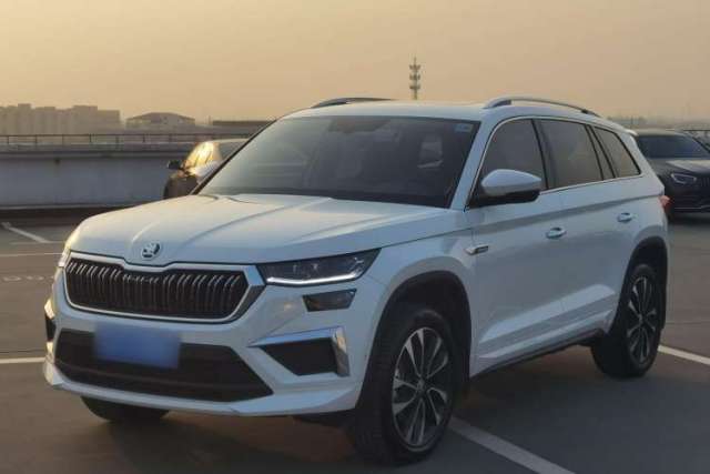 Used Skoda Kodiaq 2023 Facelifted TSI330 5-Seater Two-Wheel-Drive Luxury Edition