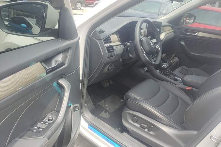 Used Skoda Kodiaq 2023 Facelifted TSI330 5-Seater Two-Wheel-Drive Luxury Edition Driver Seat
