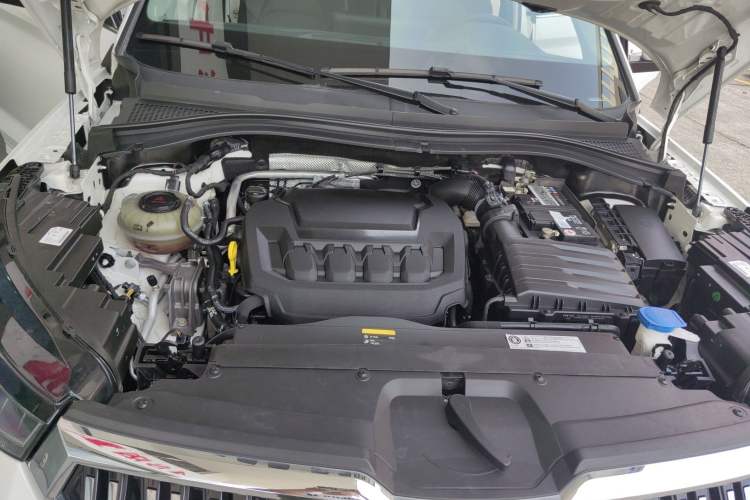Used Skoda Kodiaq 2023 Facelifted TSI330 5-Seater Two-Wheel-Drive Luxury Edition Engine Bay