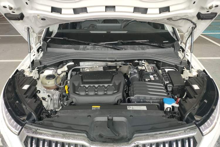 Used Skoda Kodiaq 2023 Facelifted TSI330 7-Seater Two-Wheel-Drive Luxury Edition Engine Bay