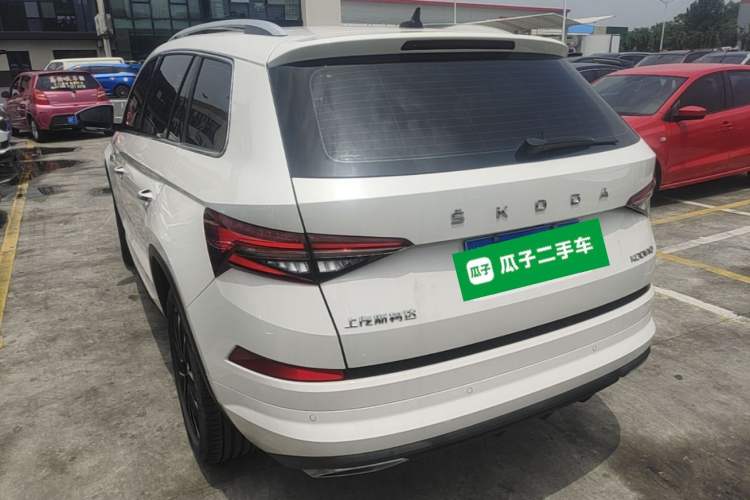 Used Skoda Kodiaq 2023 Facelifted TSI330 5-Seater Two-Wheel-Drive Luxury Edition Exterior 2