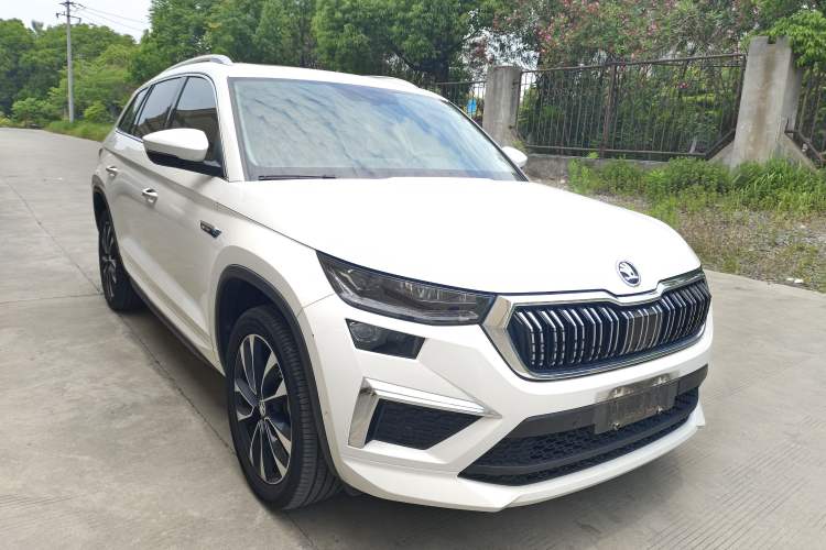 Used Skoda Kodiaq 2023 TSI330 5-Seater Two-Wheel-Drive Luxury Edition Exterior 2