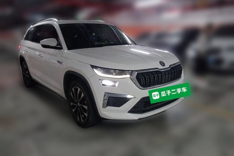 Used Skoda Kodiaq 2023 TSI330 7-Seater Two-Wheel-Drive Luxury Edition Front Right 45 Deg