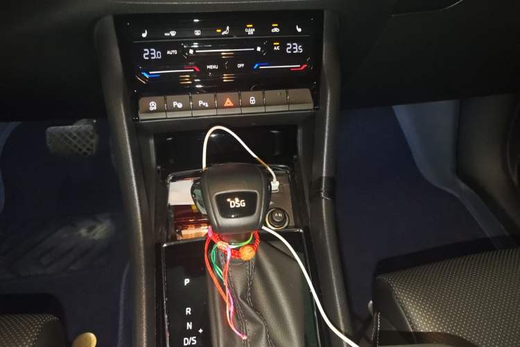 Used Skoda Kodiaq 2023 Facelifted TSI330 5-Seater Two-Wheel-Drive Luxury Edition Gear Lever