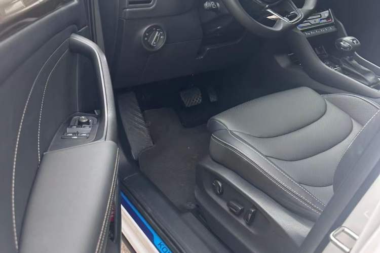 Used Skoda Kodiaq 2023 Facelifted TSI330 5-Seater Two-Wheel-Drive Luxury Edition Interior 10