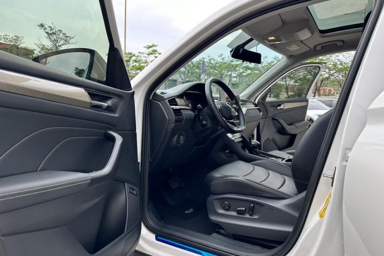 Used Skoda Kodiaq 2023 Facelifted TSI330 5-Seater Two-Wheel-Drive Luxury Edition Interior 12
