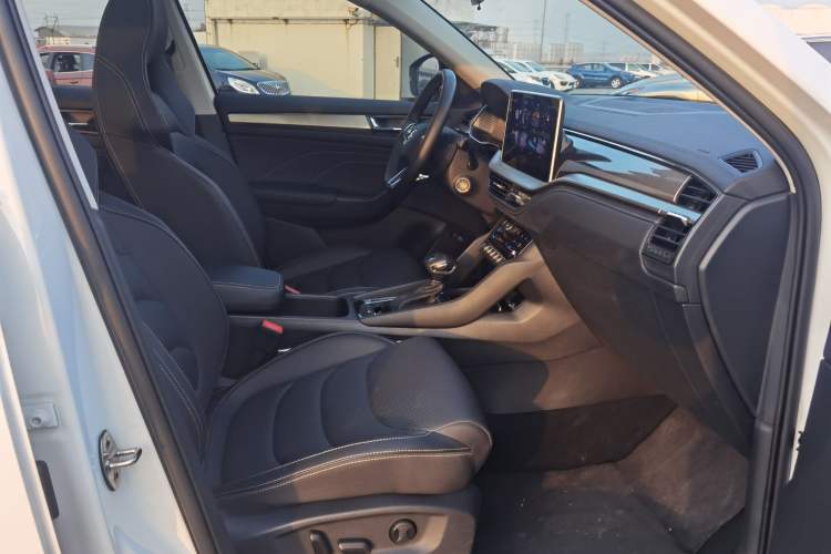Used Skoda Kodiaq 2023 Facelifted TSI330 5-Seater Two-Wheel-Drive Luxury Edition Interior 7