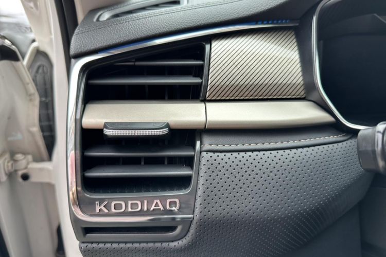 Used Skoda Kodiaq 2023 Facelifted TSI330 5-Seater Two-Wheel-Drive Luxury Edition Interior 7