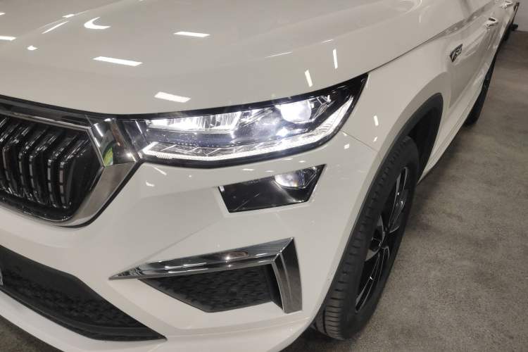 Used Skoda Kodiaq 2023 Facelifted TSI330 7-Seater Two-Wheel-Drive Luxury Edition Left Front Headlight