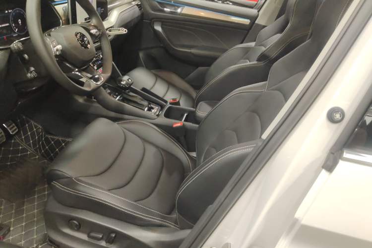Used Skoda Kodiaq 2023 Facelifted TSI330 7-Seater Two-Wheel-Drive Luxury Edition Left Front Seat