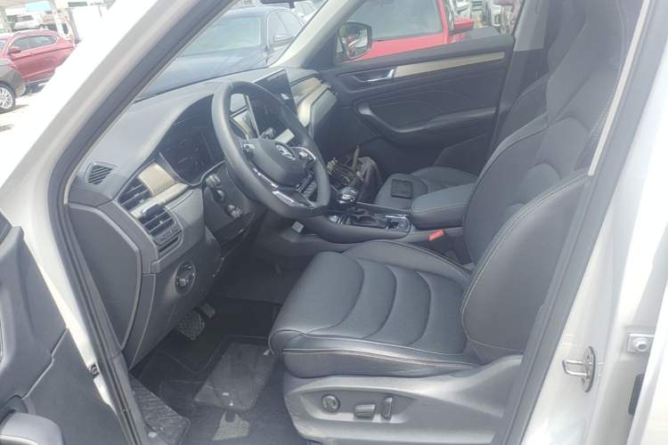 Used Skoda Kodiaq 2023 Facelifted TSI330 5-Seater Two-Wheel-Drive Luxury Edition Left Front Seat
