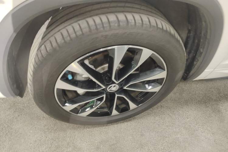 Used Skoda Kodiaq 2023 Facelifted TSI330 7-Seater Two-Wheel-Drive Luxury Edition Left Front Wheel Hub