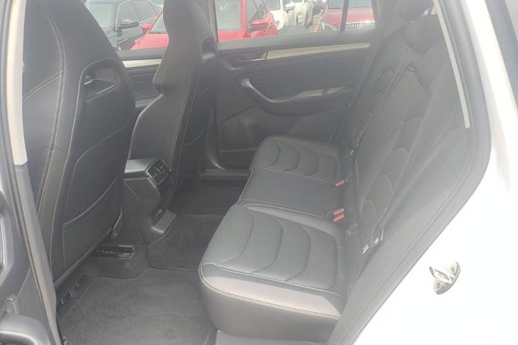 Used Skoda Kodiaq 2023 Facelifted TSI330 5-Seater Two-Wheel-Drive Luxury Edition Left Rear Seat