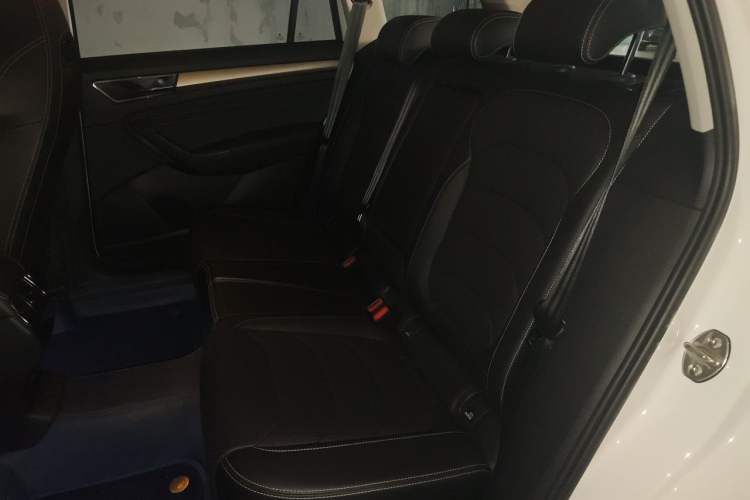 Used Skoda Kodiaq 2023 Facelifted TSI330 5-Seater Two-Wheel-Drive Luxury Edition Left Rear Seat