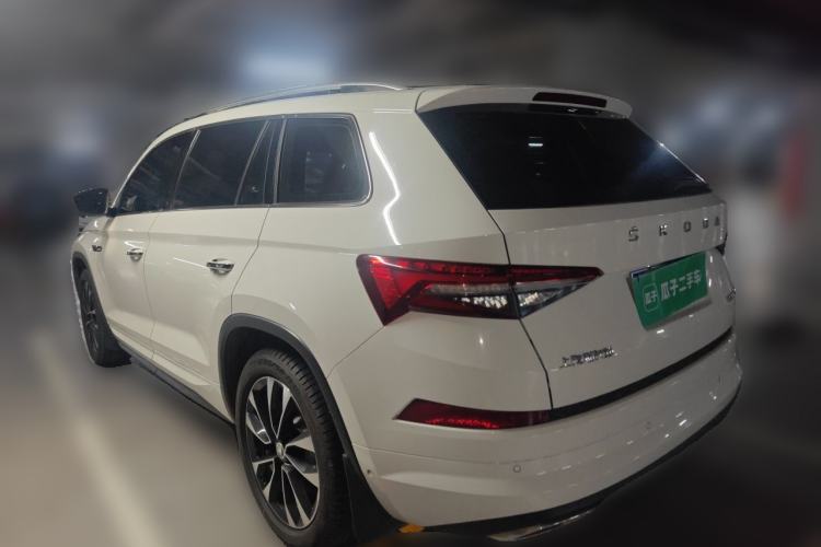 Used Skoda Kodiaq 2023 Facelifted TSI330 5-Seater Two-Wheel-Drive Luxury Edition Rear Left 45 Deg
