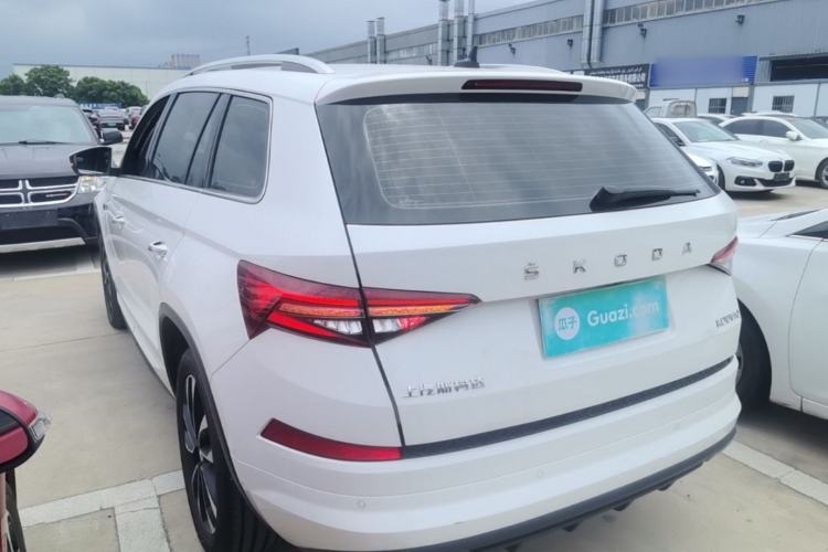 Used Skoda Kodiaq 2023 TSI330 5-Seater Two-Wheel-Drive Luxury Edition Rear Left 45 Deg