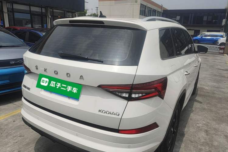 Used Skoda Kodiaq 2023 Facelifted TSI330 5-Seater Two-Wheel-Drive Luxury Edition Rear Right 45 Deg