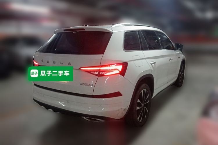 Used Skoda Kodiaq 2023 TSI330 7-Seater Two-Wheel-Drive Luxury Edition Rear Right 45 Deg