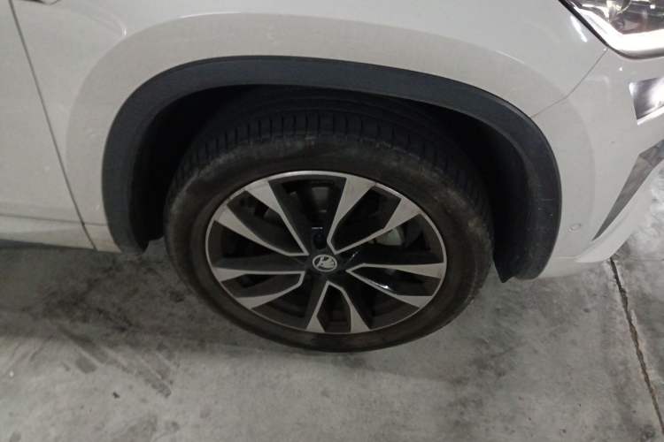 Used Skoda Kodiaq 2023 TSI330 7-Seater Two-Wheel-Drive Luxury Edition Right Front Wheel Hub