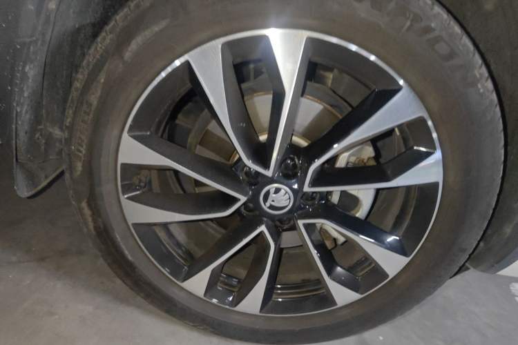 Used Skoda Kodiaq 2023 Facelifted TSI330 5-Seater Two-Wheel-Drive Luxury Edition Right Front Wheel Hub