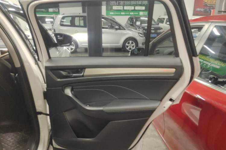 Used Skoda Kodiaq 2023 Facelifted TSI330 7-Seater Two-Wheel-Drive Luxury Edition Right Rear Door Interior