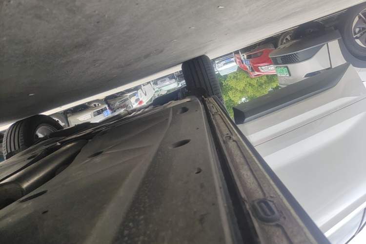 Used Skoda Kodiaq 2023 Facelifted TSI330 5-Seater Two-Wheel-Drive Luxury Edition Right Side Sill