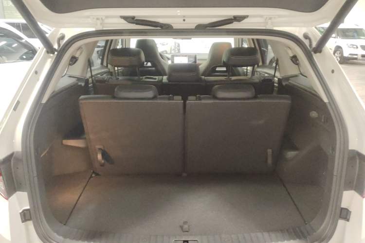 Used Skoda Kodiaq 2023 Facelifted TSI330 7-Seater Two-Wheel-Drive Luxury Edition Trunk