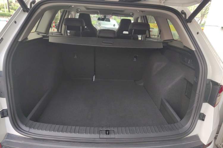 Used Skoda Kodiaq 2023 Facelifted TSI330 5-Seater Two-Wheel-Drive Luxury Edition Trunk