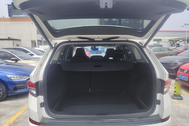 Used Skoda Kodiaq 2023 Facelifted TSI330 5-Seater Two-Wheel-Drive Luxury Edition Trunk