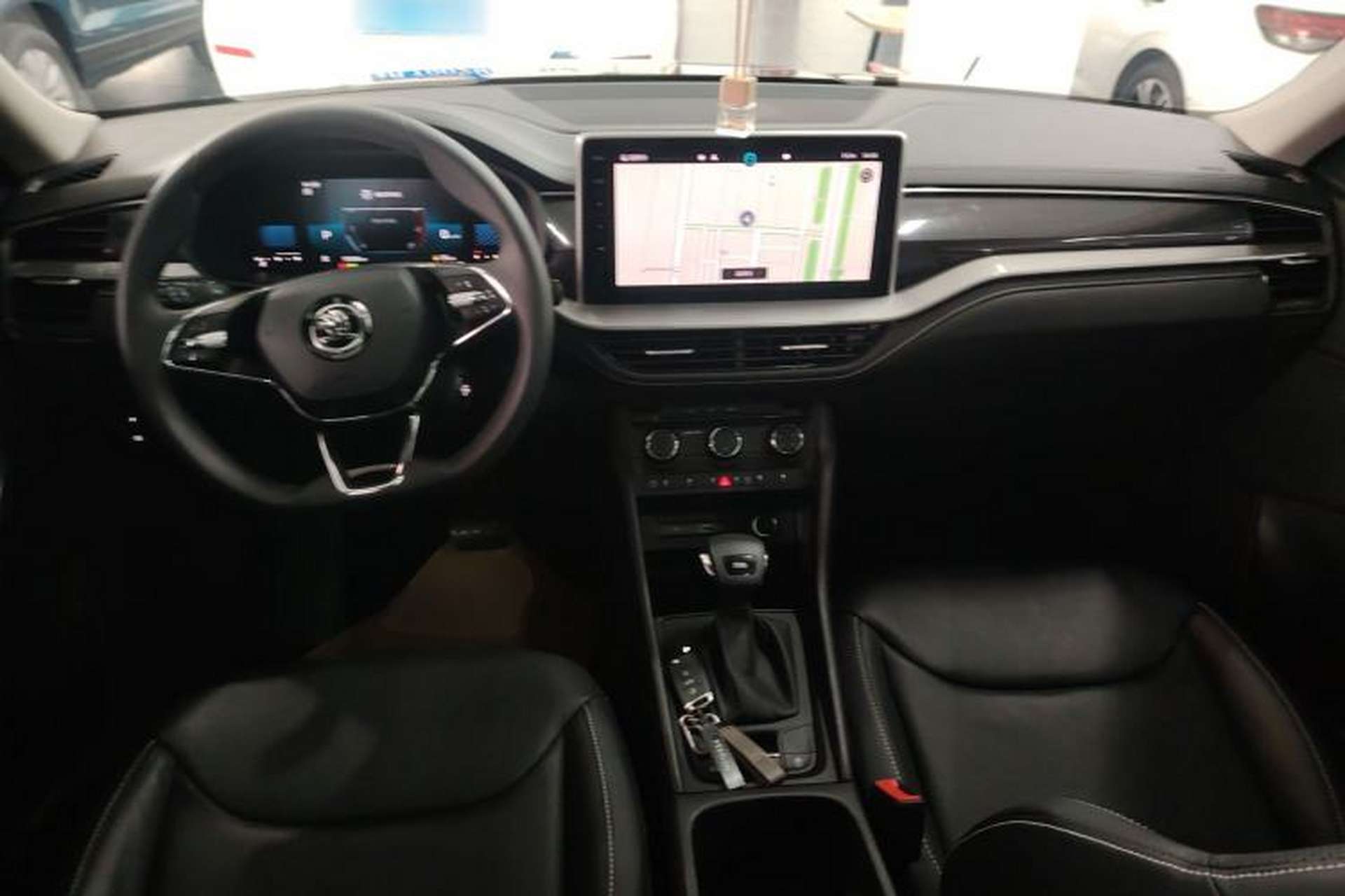 Used Skoda Kodiaq 2024 TSI330 5-Seat Two-Wheel Drive Elite Version Center Console