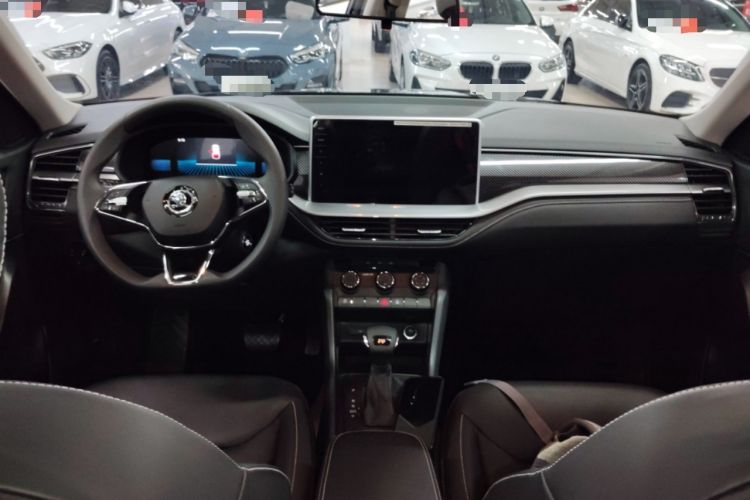 Used Skoda Kodiaq 2024 TSI330 5-Seat Two-Wheel Drive Elite Version Center Console