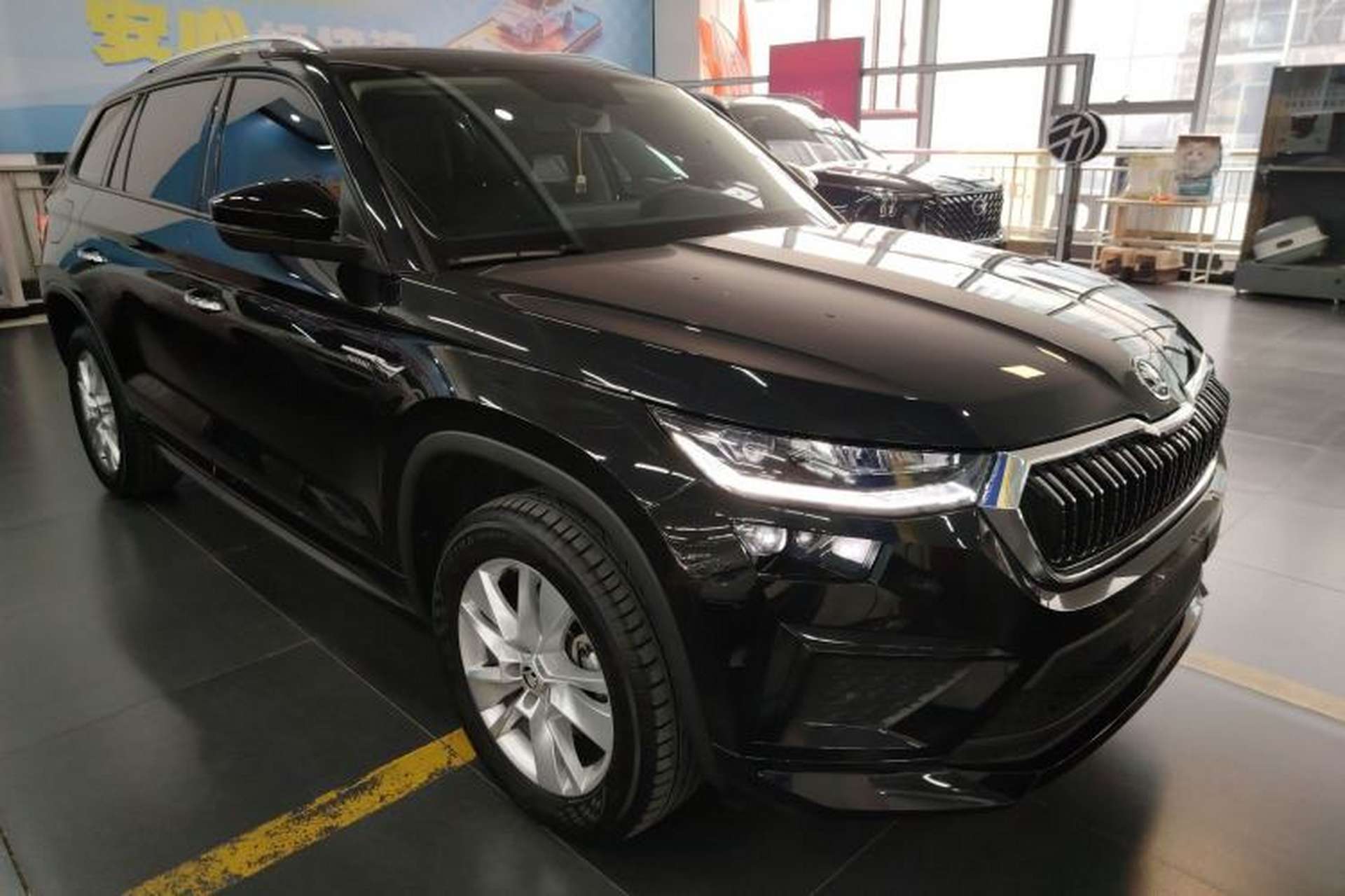 Used Skoda Kodiaq 2024 TSI330 5-Seat Two-Wheel Drive Elite Version Front Right 45 Deg