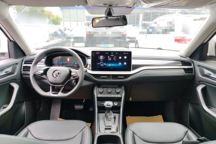 Used Skoda Kodiaq 2024 TSI330 5-Seat Two-Wheel Drive Elite Version Center Console
