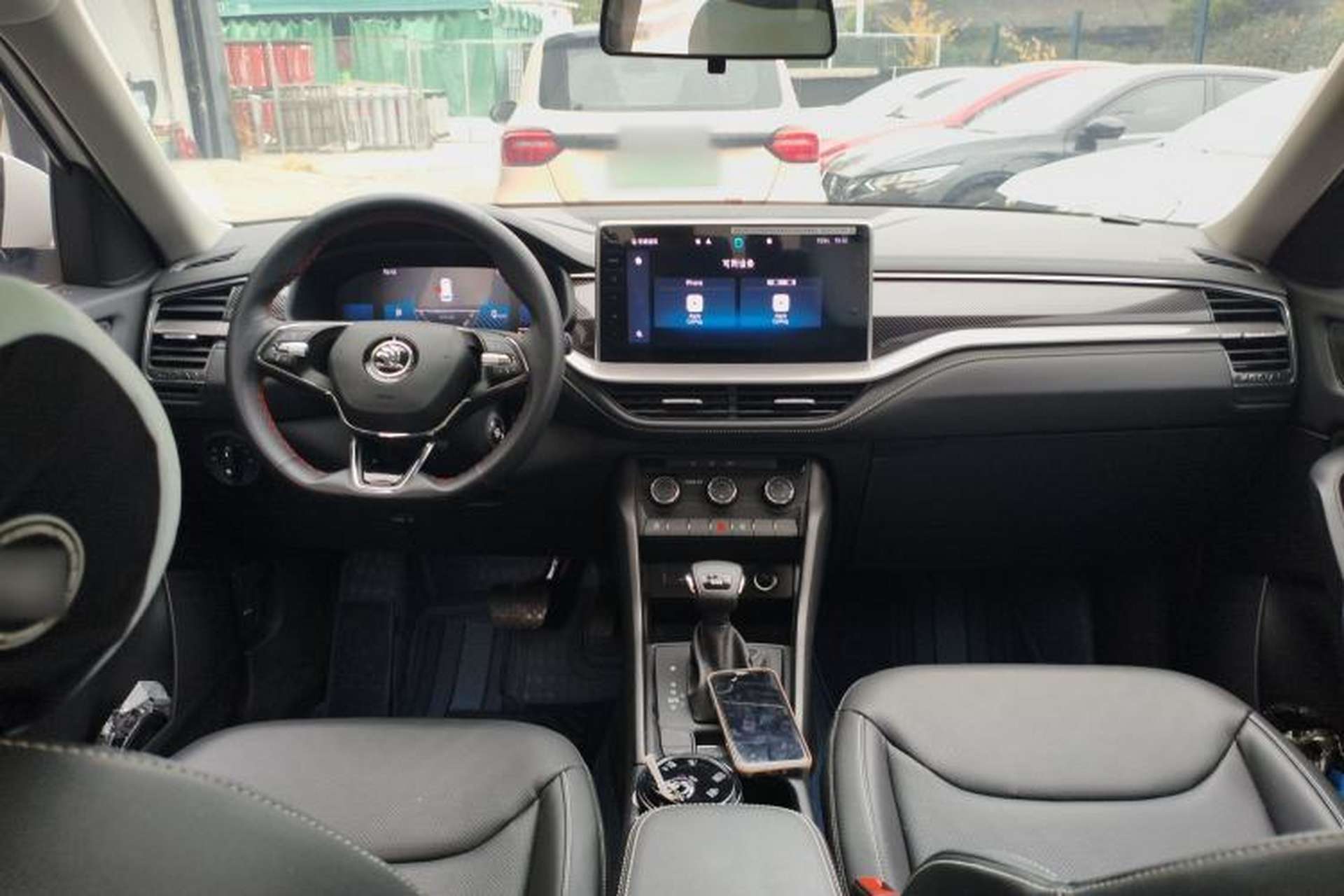 Used Skoda Kodiaq 2024 TSI330 5-Seat Two-Wheel Drive Elite Version Center Console
