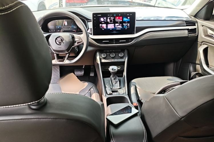 Used Skoda Kodiaq 2024 TSI330 5-Seat Two-Wheel Drive Elite Version Center Console