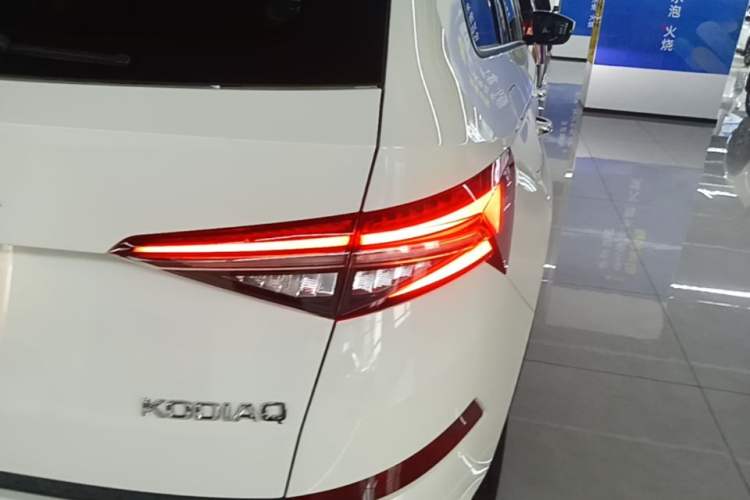 Used Skoda Kodiaq 2024 TSI330 5-Seat Two-Wheel Drive Elite Version Exterior 3
