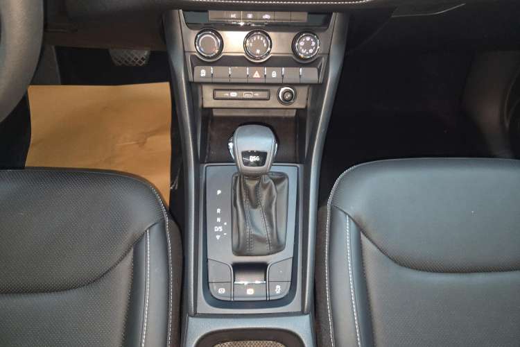 Used Skoda Kodiaq 2024 TSI330 5-Seat Two-Wheel Drive Elite Version Gear Lever