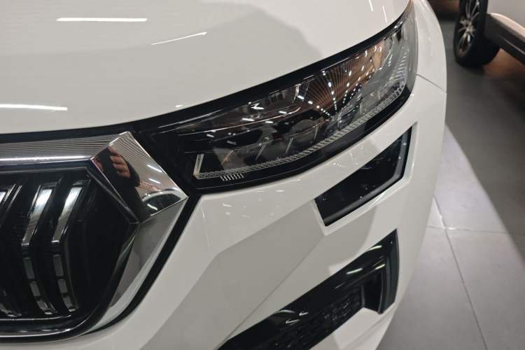 Used Skoda Kodiaq 2024 TSI330 5-Seat Two-Wheel Drive Elite Version Left Front Headlight