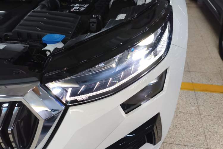 Used Skoda Kodiaq 2024 TSI330 5-Seat Two-Wheel Drive Elite Version Left Front Headlight