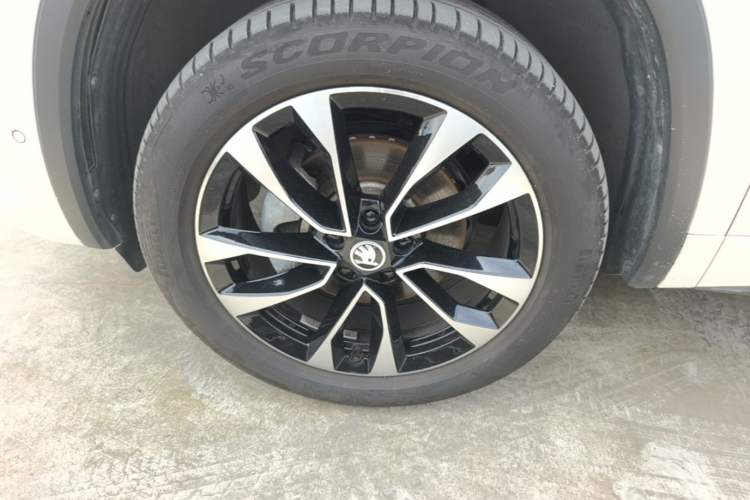 Used Skoda Kodiaq 2024 TSI330 7-Seater Two-Wheel-Drive Luxury Edition Left Front Wheel Hub
